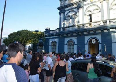 Polic�as detenidos por la protesta de diciembre
