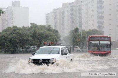 Un muerto y cientos de evacuados en Buenos Aires por el temporal