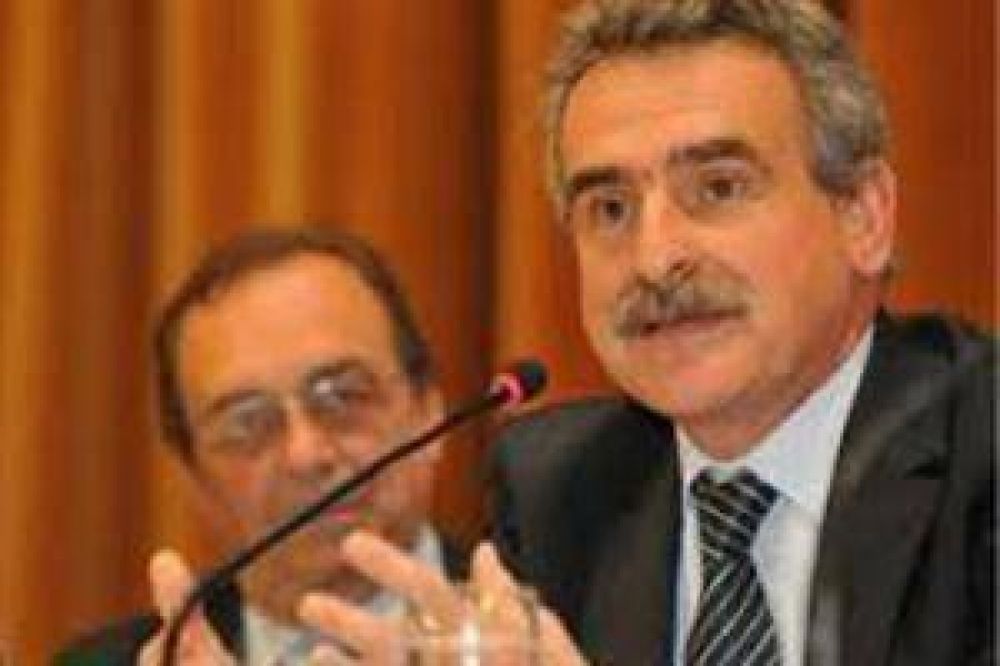Rossi: "El Frente para la Victoria seguir� gobernando a partir del 2015 pese a todos los presagios"