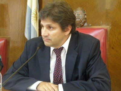CIANO DEFENDI� EL PROGRAMA PROGRESAR
