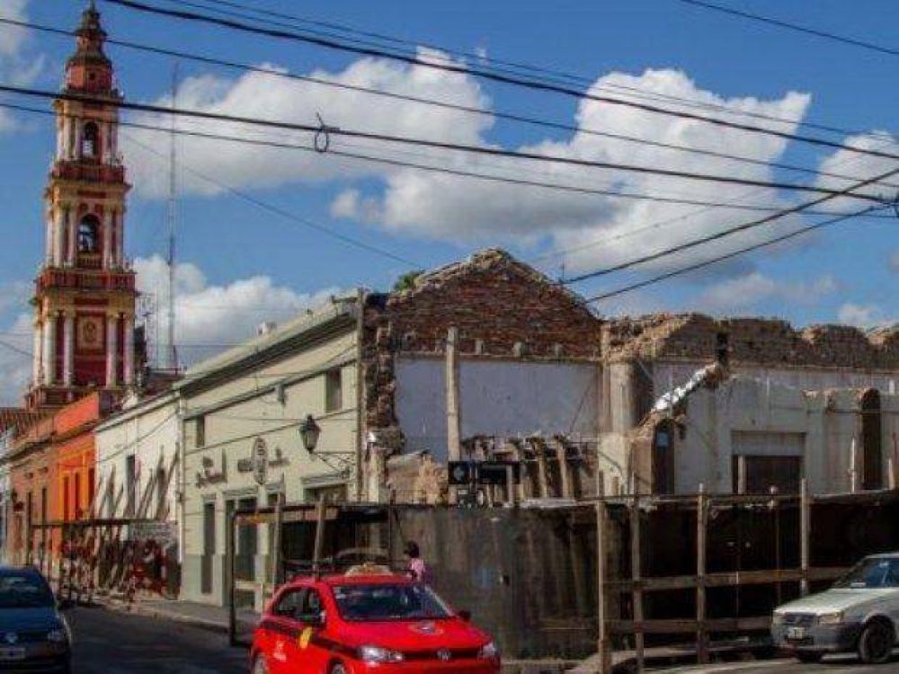 Casas al borde del derrumbe en pleno centro