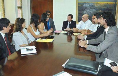 La provincia transfiri� la propiedad de tierras a comunidades originarias de Mecoyita
