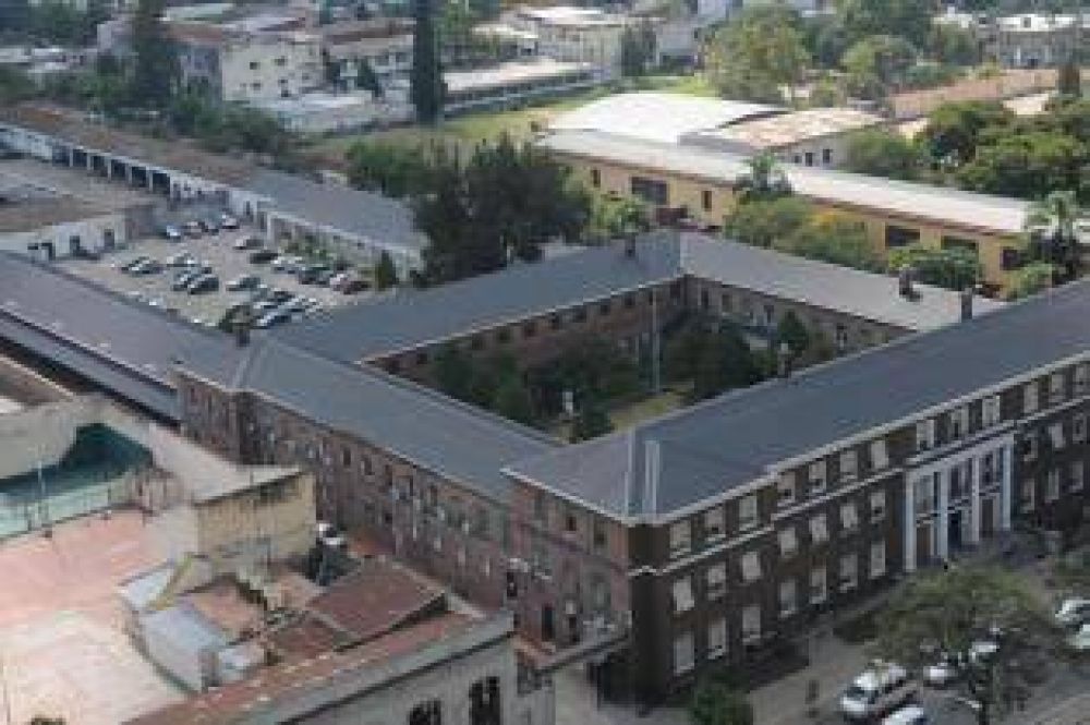 Frente a las quejas de la Justicia, Alperovich aplaza el proyecto de ley contra los �dealers�