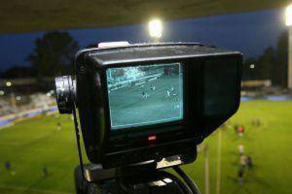 Mamarracho K: La pol�tica vuelve a ensuciar el F�tbol Para Todos