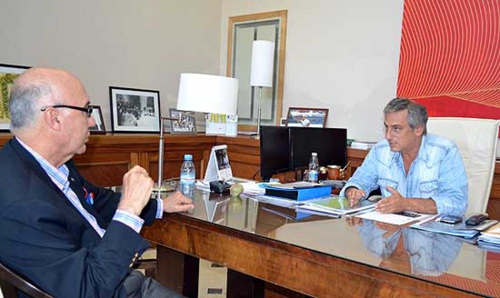 �Los intendentes somos la rueda de auxilio ante la falta de gesti�n del gobierno de la provincia de Buenos Aires�