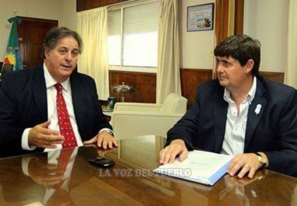 El ministro Collia recibi� al intendente Gargaglione