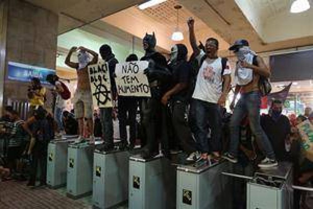 Pol�mica ofensiva de Brasil para espiar a los grupos de protesta