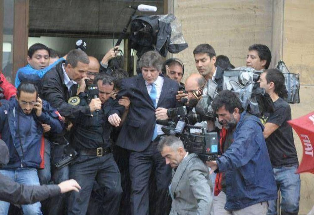 Backstage de la s�bita aparici�n de Boudou y la tensa reuni�n con el juez
