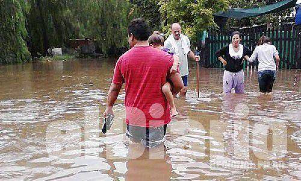 El temporal dej� un muerto y m�s de 300 evacuados