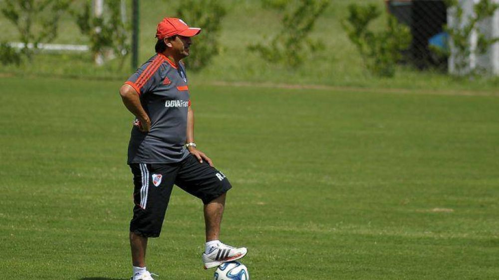 Sin Carbonero, Ram�n D�az pondr� a Mercado en el mediocampo y River ser� m�s defensivo