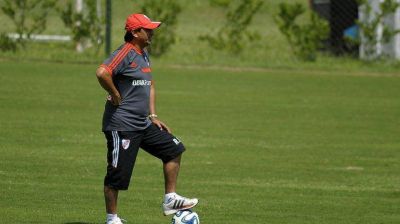 Sin Carbonero, Ram�n D�az pondr� a Mercado en el mediocampo y River ser� m�s defensivo
