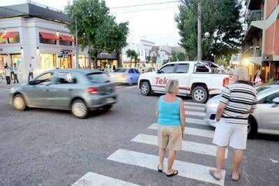 La calle Alem pas� del ruido nocturno a una actividad diurna m�s ordenada