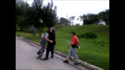 Un polic�a agredi� a un chofer por no recoger los residuos