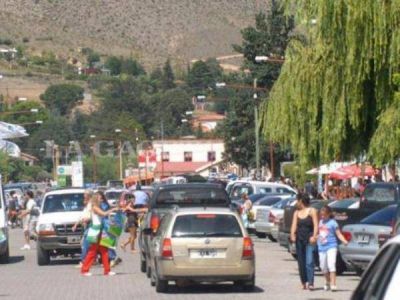 Tres j�venes fueron detenidos por consumo y tenencia de drogas en Taf� del Valle