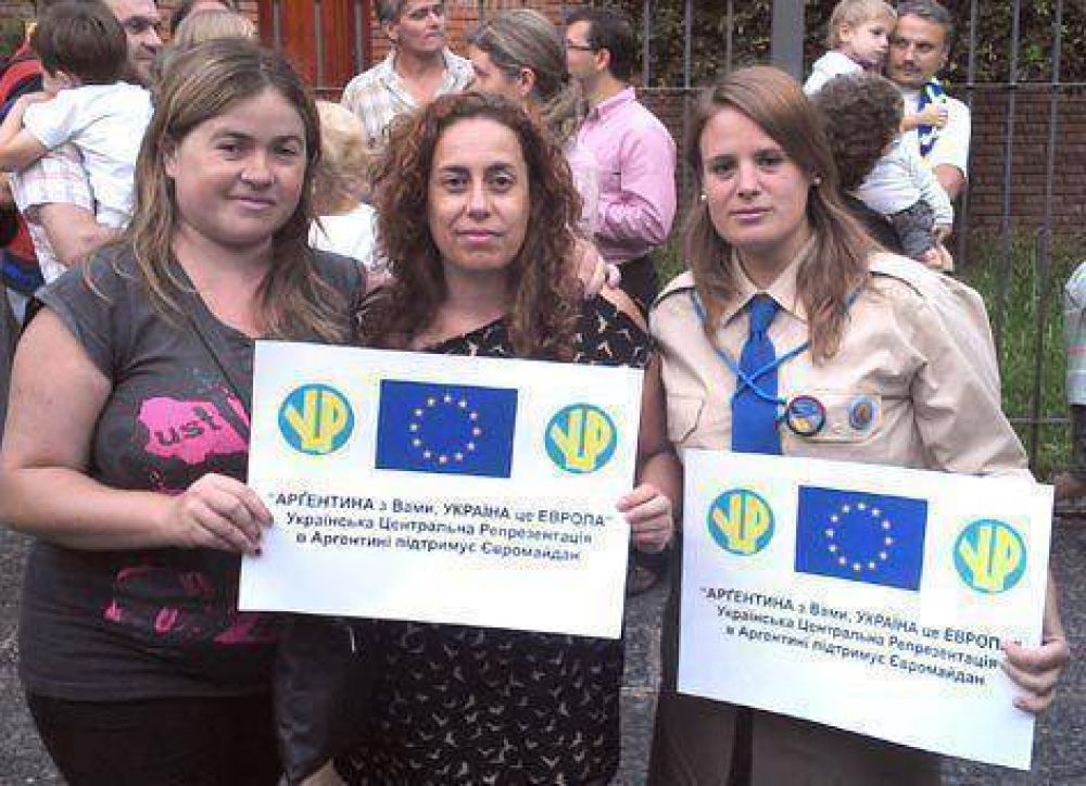 Ca�uelenses en una protesta internacional