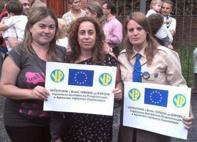 Ca�uelenses en una protesta internacional