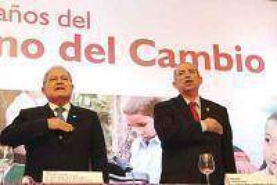 "Un gobierno de izquierda tiene que impulsar la participaci�n de la gente"