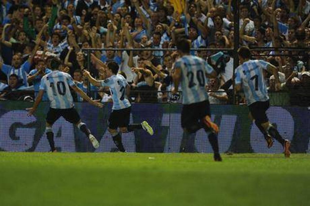 Racing sigui� con el envi�n y demostr� que cotiza en alza