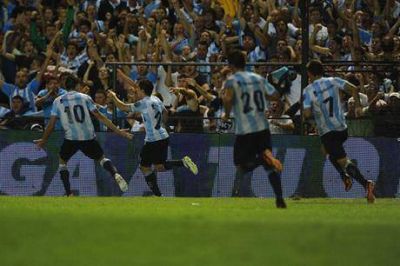 Racing sigui� con el envi�n y demostr� que cotiza en alza
