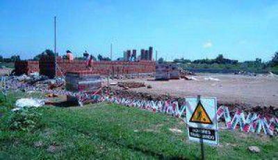 Arranc� la construcci�n del polideportivo en el Parque Bar�n