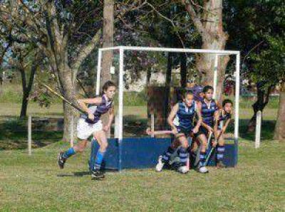 Aguar� pone en movimiento el hockey