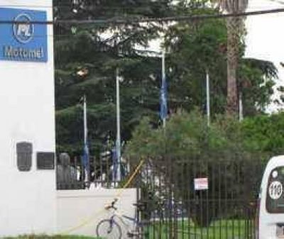 Clausuraron la empresa Motomel  