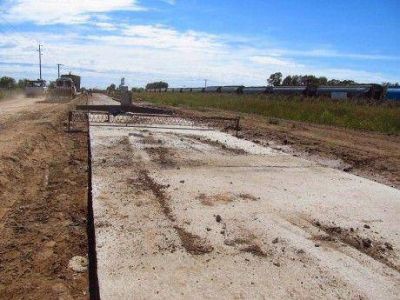 Avanza la construcci�n del pavimento hacia el Parque Industrial de Pehuaj�