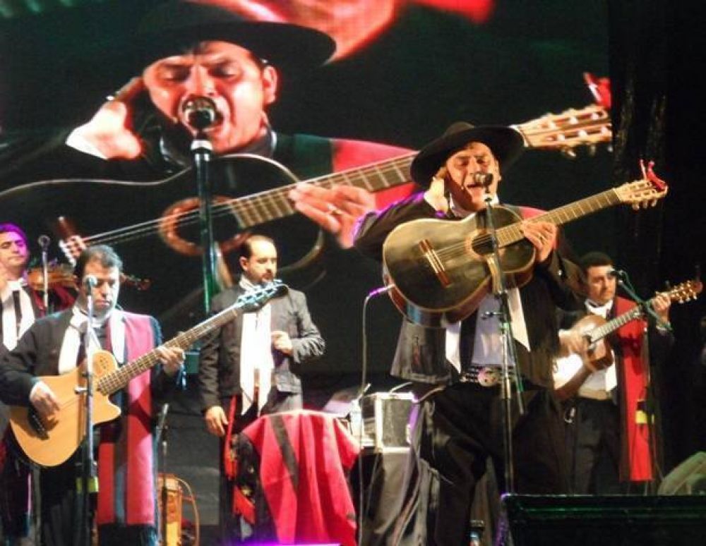 El Valle del Sol brill� con las voces del Chaque�o y Baglietto