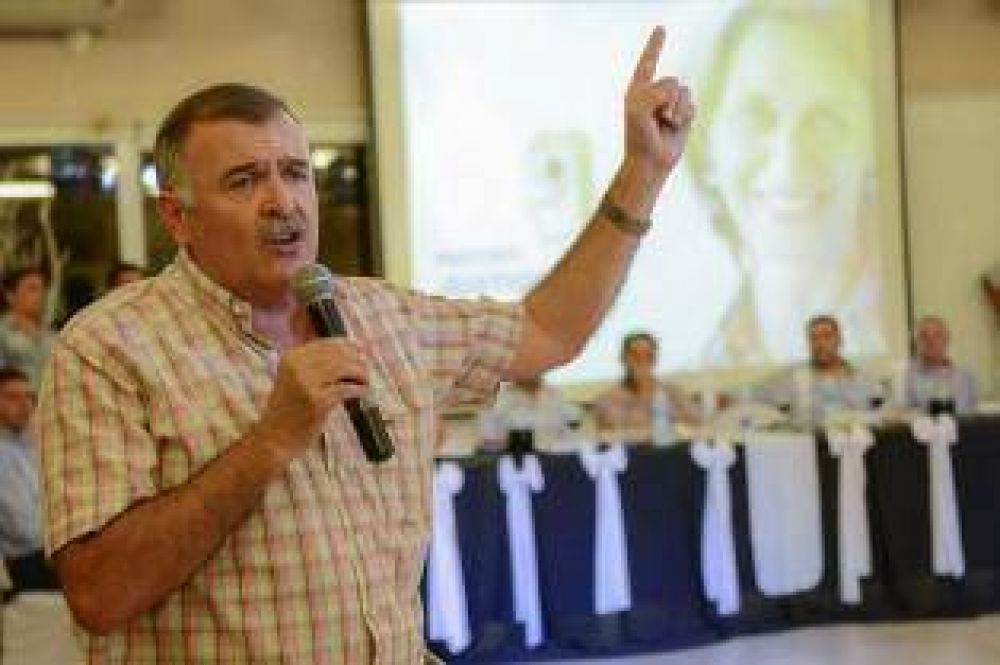 En Famaill�, Jaldo les pidi� fidelidad a los ediles alperovichistas