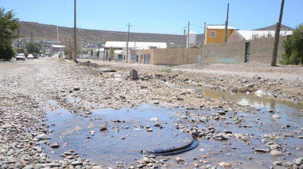 P�rdida cloacal se extendi� por cuatro cuadras