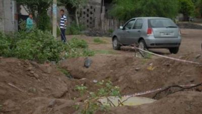 Un motociclista muri� al caer a un pozo en la zona norte