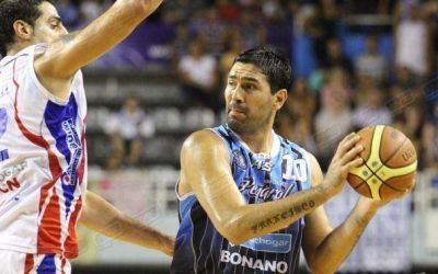 Paliza de Pe�arol en Santiago