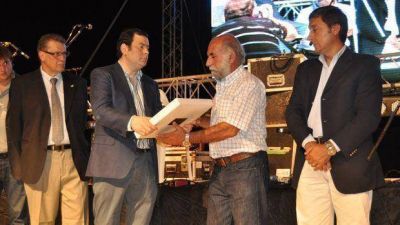 Autoridades del gobierno provincial en el 470 aniversario de Medell�n