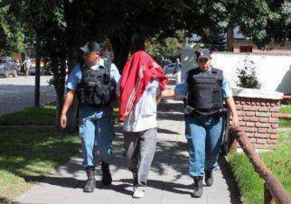 Una joven denunci� que fue violada en un pool de Jun�n de los Andes 