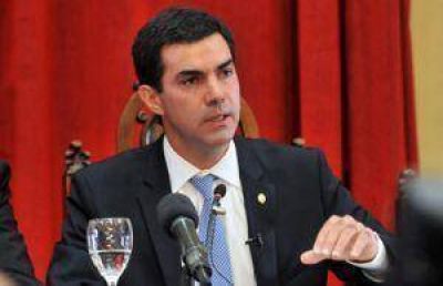 El gobernador Urtubey se�al� que la situaci�n a nivel nacional es "muy delicada"