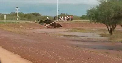 El agua destroz� la ruta 38 a la altura de Patqu�a y est� cortado el paso