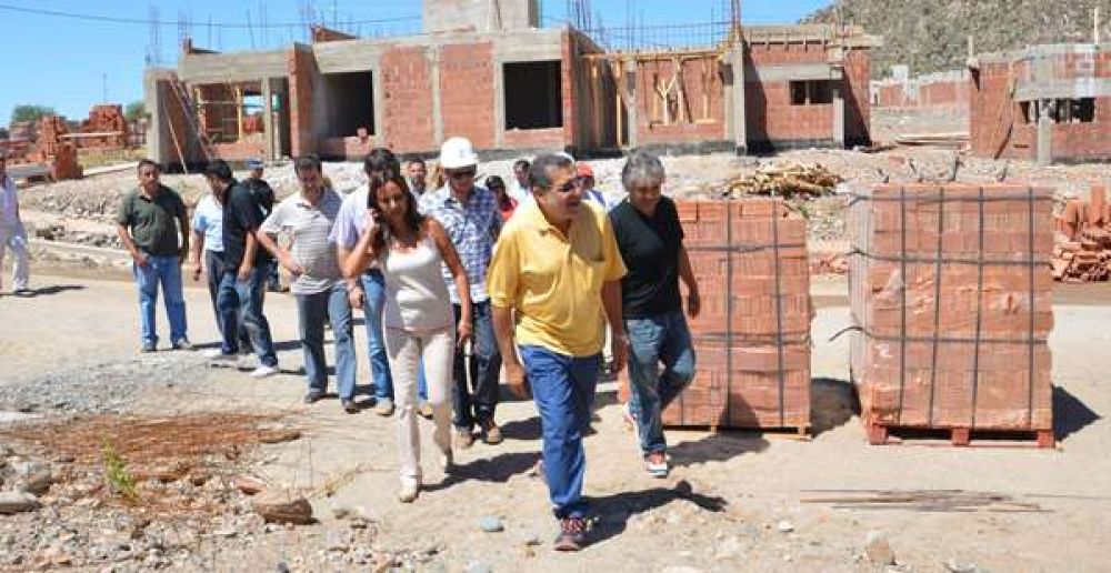Chilecito: El gobernador elogi� desarrollo urban�stico