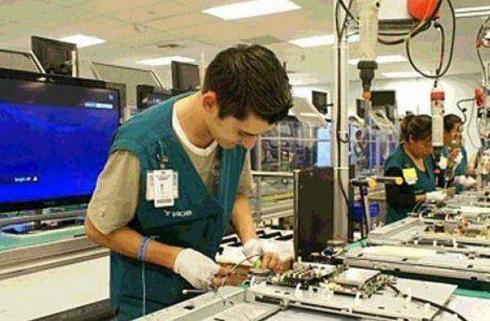El alto contenido importado de la industria "conspira" contra el plan oficial