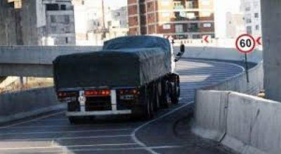 Se redujo 60% la circulaci�n de camiones en autopistas de acceso a Capitlal durante horas pico