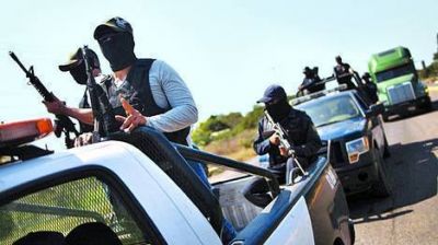 Civiles armados toman un basti�n narco en M�xico