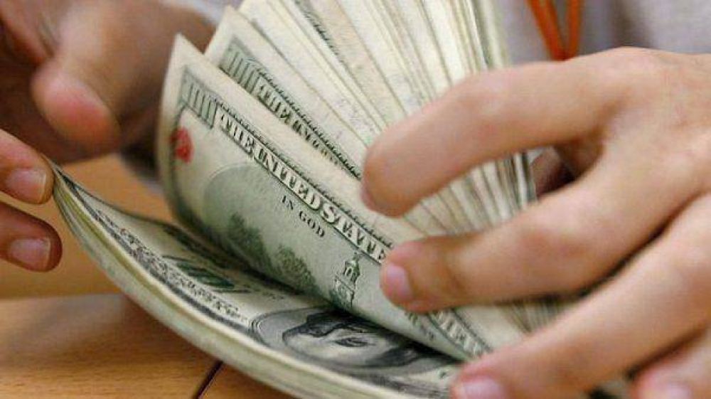 El d�lar oficial abre estable en la primera rueda de la semana: $7,84