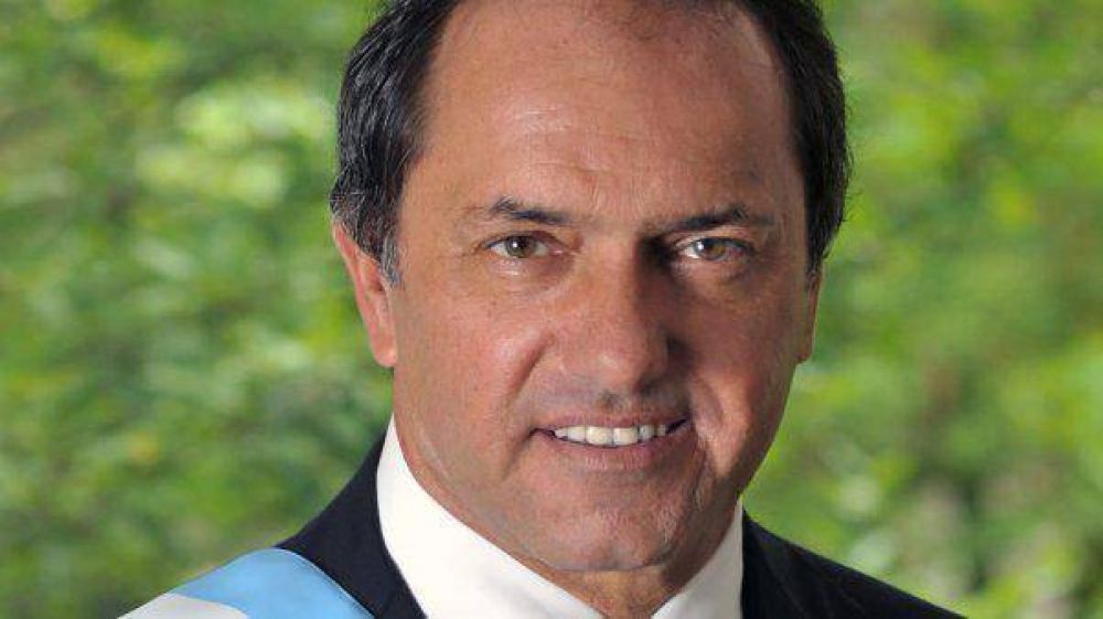 Scioli: "Cu�nto m�s lejos estoy, mejor hablo de mi pa�s"