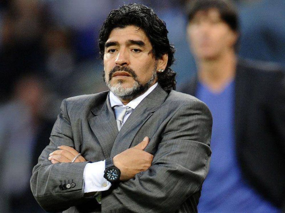 Diego Maradona ser papa por sexta vez?