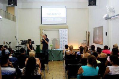 Katopodis se reuni� con j�venes para incentivar reinserci�n escolar
