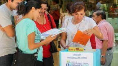Donan alrededor de 400 libros para los Centros de Apoyo Escolar