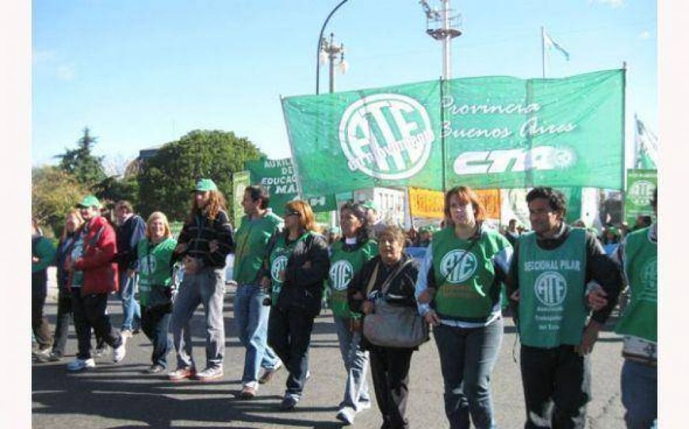 ATE se moviliza y convoca a un paro de estatales