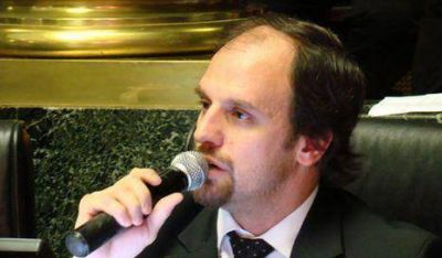 Pagani defiende el aumento del subte