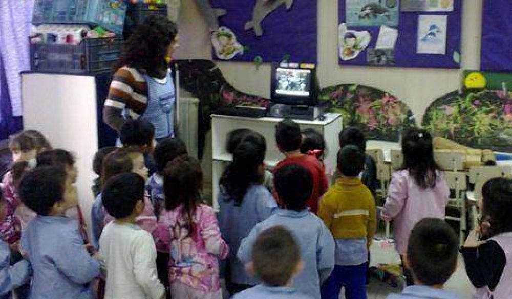 Ciudad recicla computadoras con fines educativos