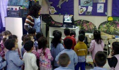 Ciudad recicla computadoras con fines educativos