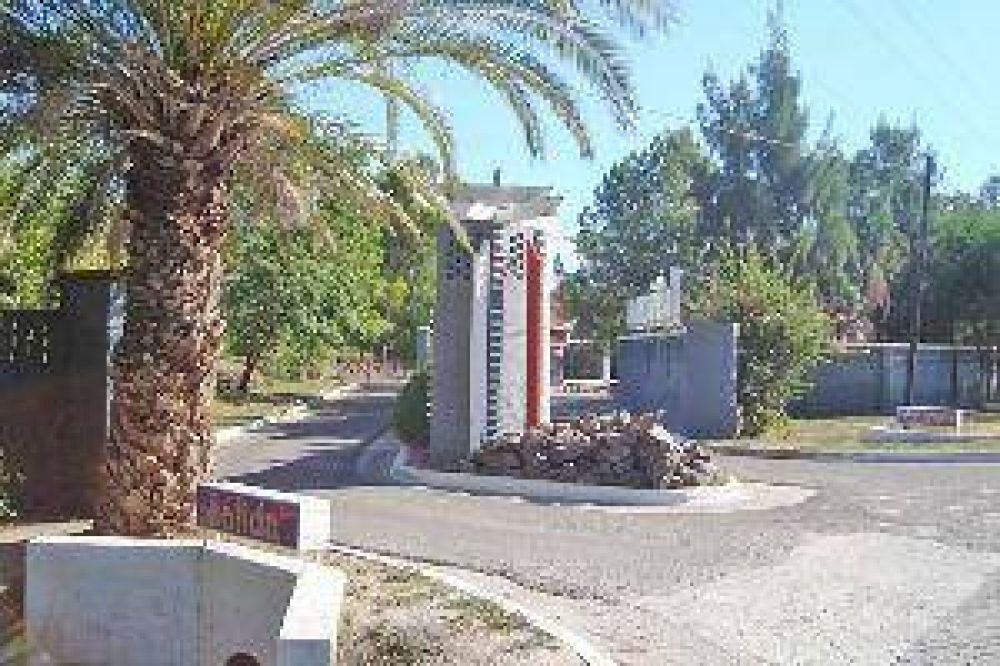 Pareja fue a Jalisco, se rob� un TV y fue filmada por las c�maras de seguridad del motel